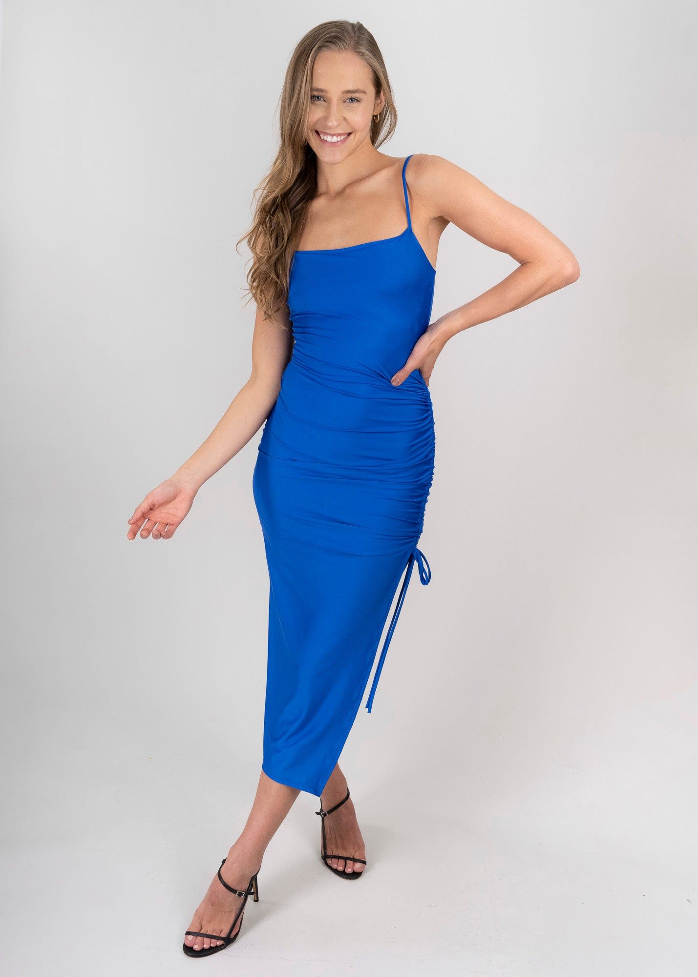 Vestido maxi satín fruncido jareta sold by Shasa