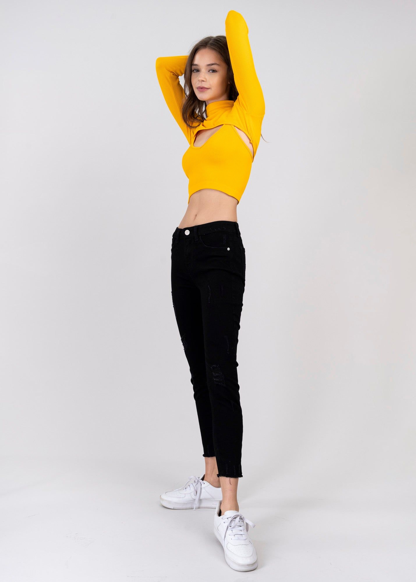 Jeans cintura media destrucciones flecos sold by Shasa product image thumbnail 5