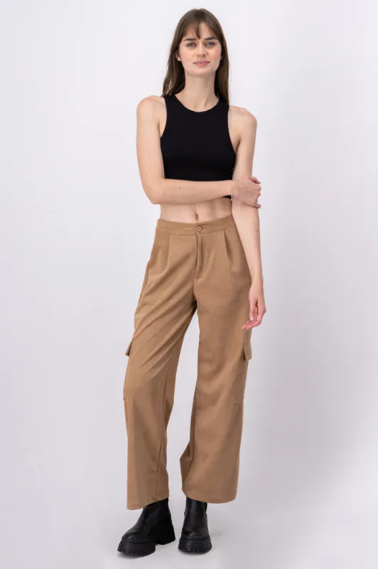 Pantalon recto bolsas cargo sold by Shasa