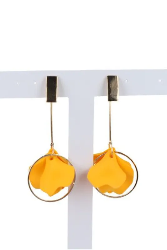 Aretes Largos Pétalos sold by Shasa