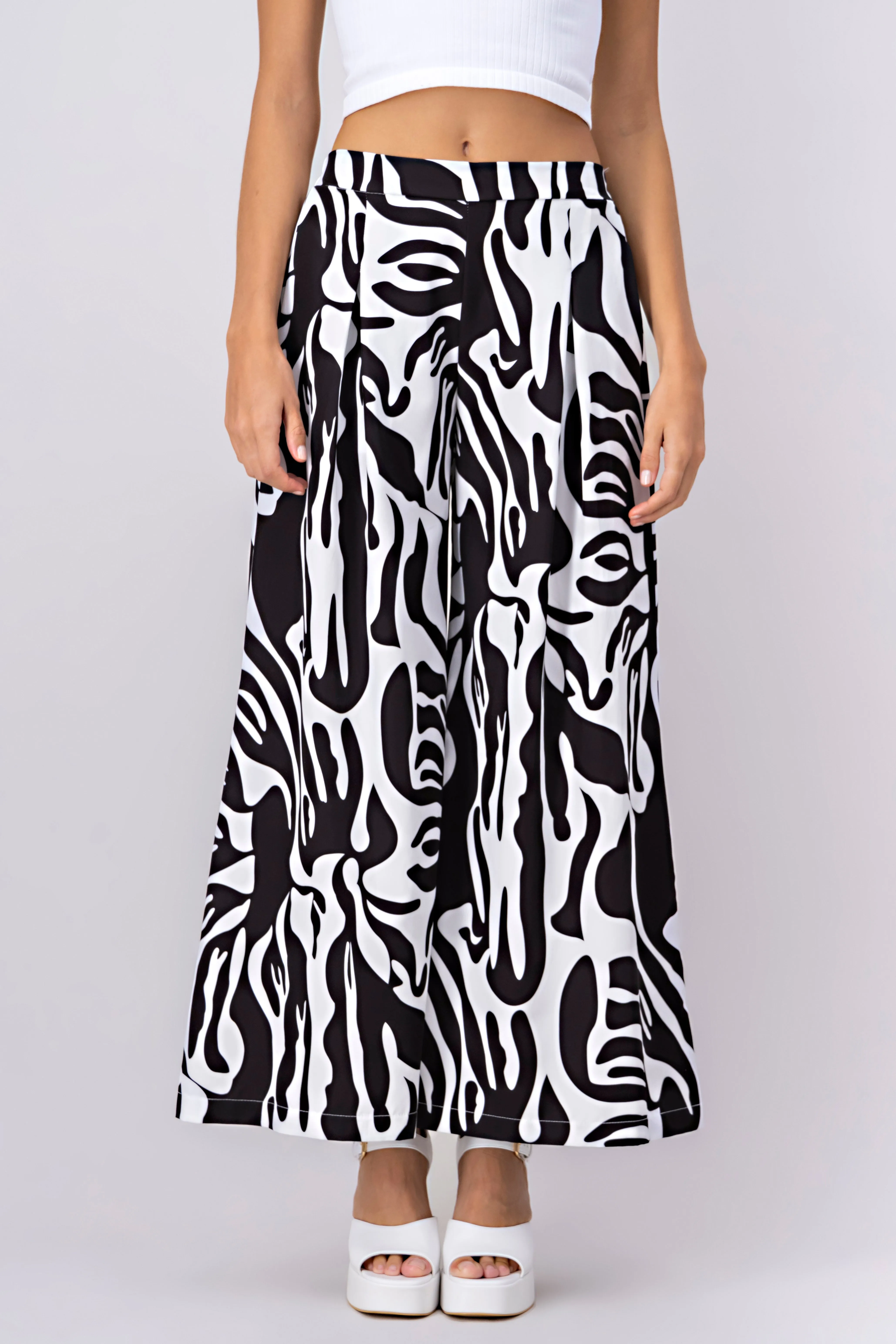 Pantalón super wide leg estampado sold by Shasa product image thumbnail 2