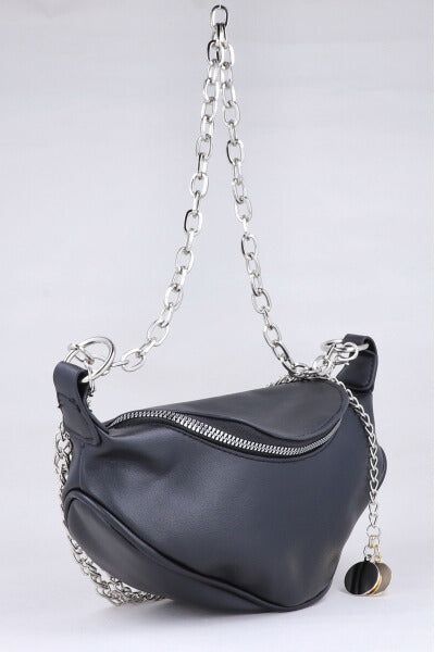 Bolsa cangurera cadenas sold by Shasa