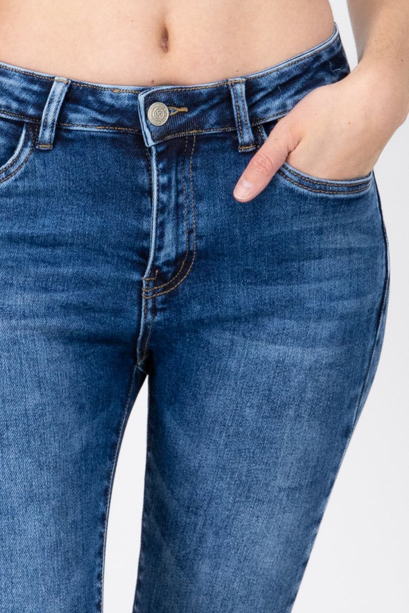 Jeans skinny destrucción en rodilla sold by Shasa product image thumbnail 5