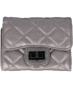 Cartera capitonada broche sold by Shasa
