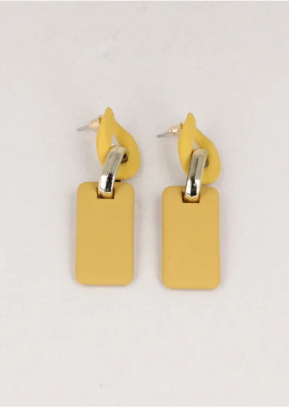 Aretes largos cuadrados sold by Shasa