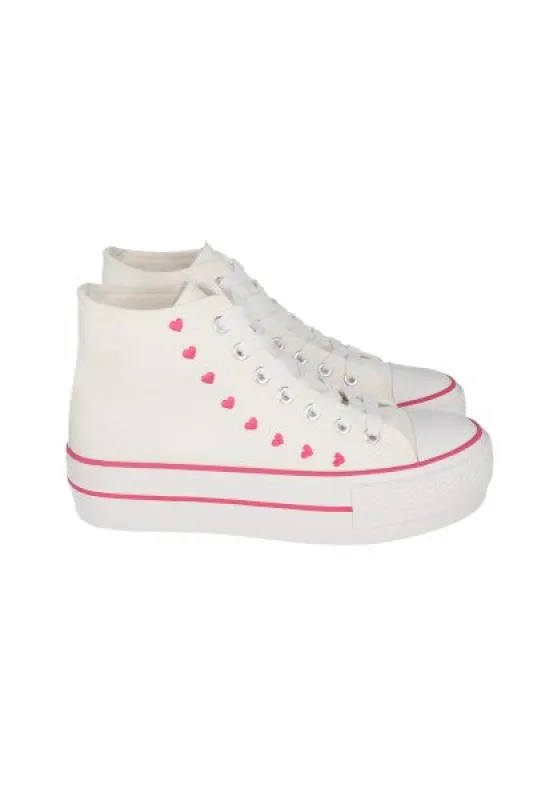 Tenis canva altos corazones sold by Shasa