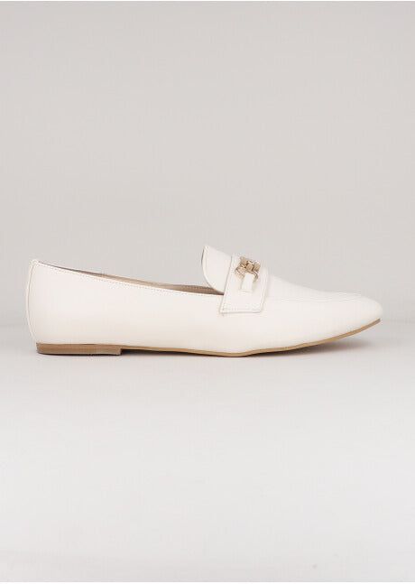 Loafer efecto piel cadena sold by Shasa
