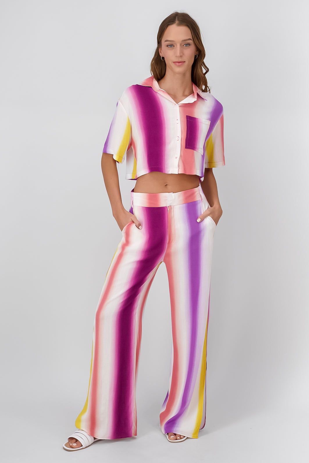 Pantalon fluido ligero colores sold by Shasa