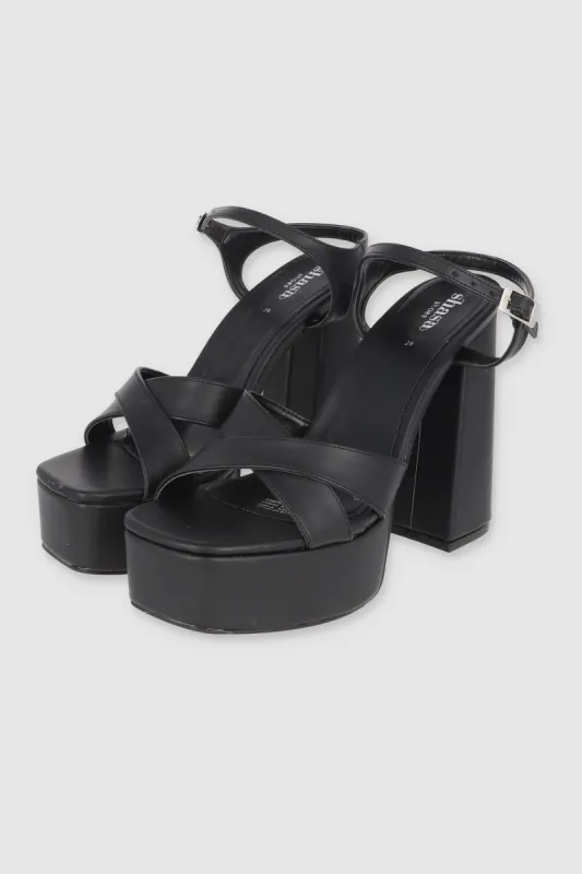 Tacón plataforma ancha tiras cruzadas sold by Shasa