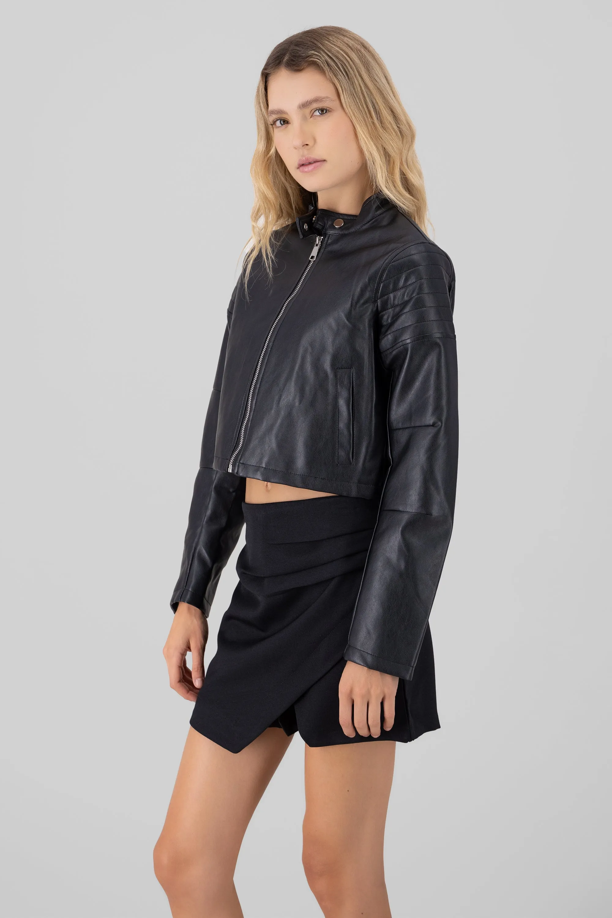 Chamarra biker pu hombros detalle sold by Shasa product image thumbnail 3