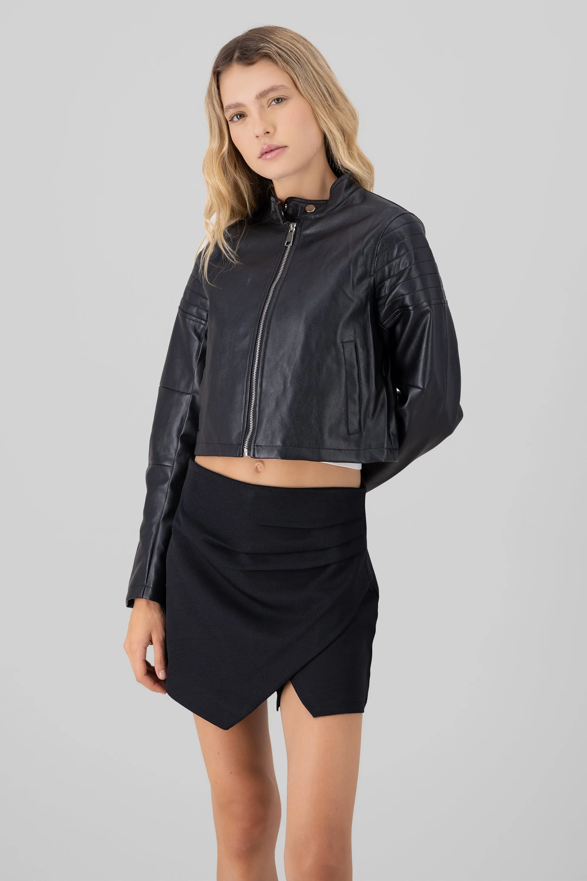 Chamarra biker pu hombros detalle sold by Shasa product image thumbnail 2