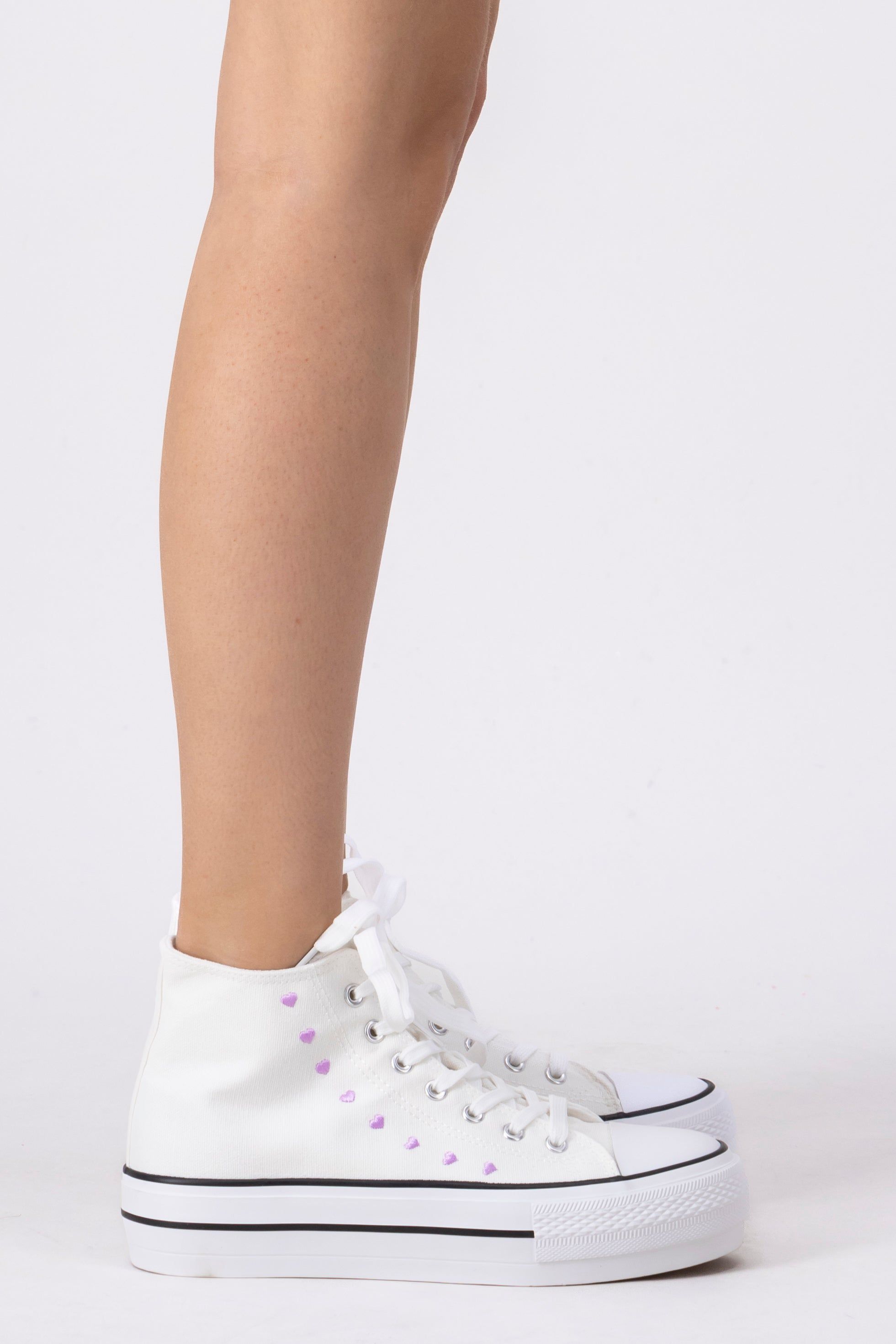 Tenis Canva Altos Corazones sold by Shasa product image thumbnail 3