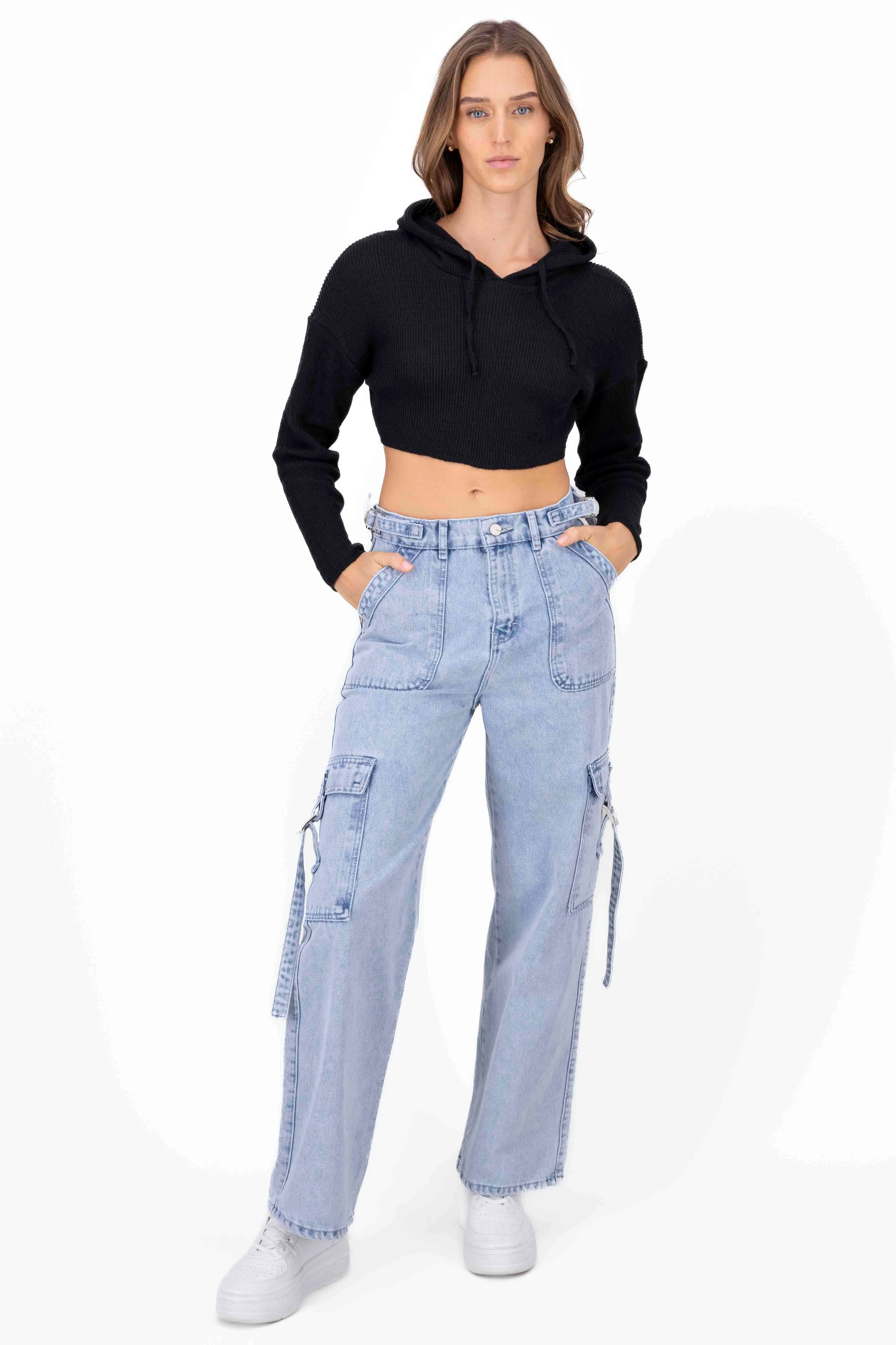 Jeans cargo 2 bolsas tiras sold by Shasa