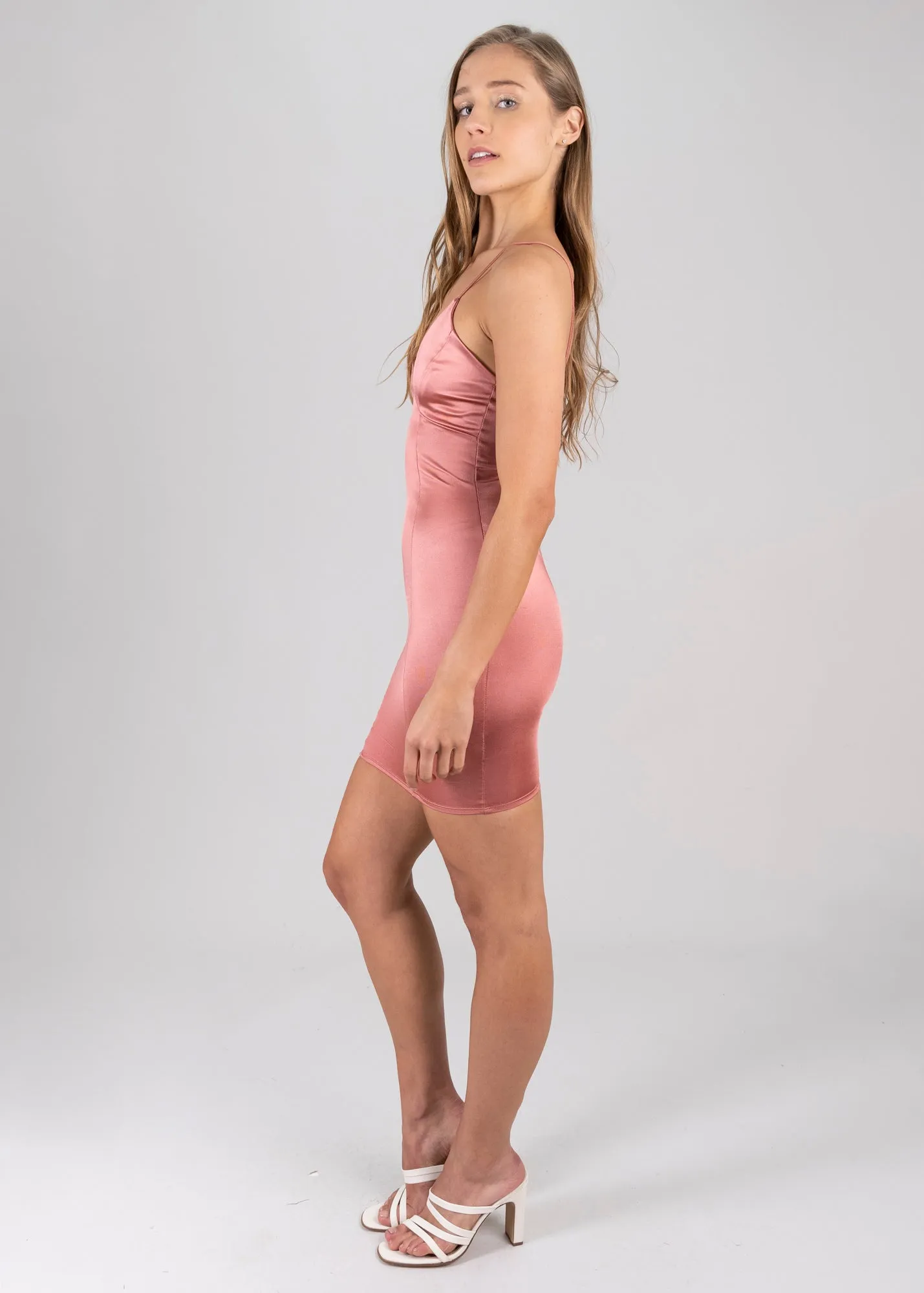 Vestido mini ajustado satín sold by Shasa product image thumbnail 3