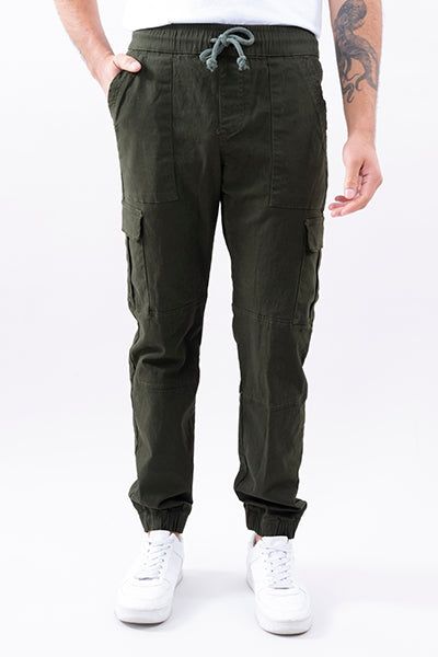 Jogger liso cargo sold by Shasa