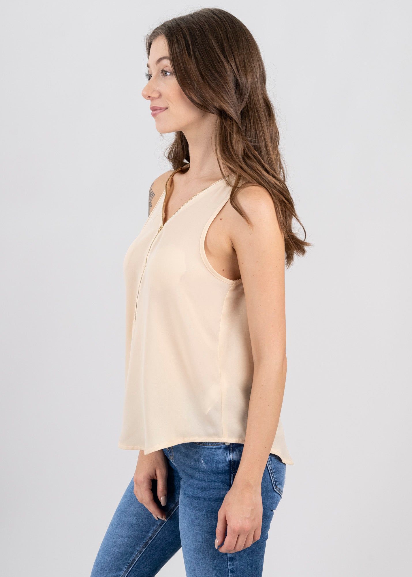 Blusa tirantes cierre delantero sold by Shasa product image thumbnail 3