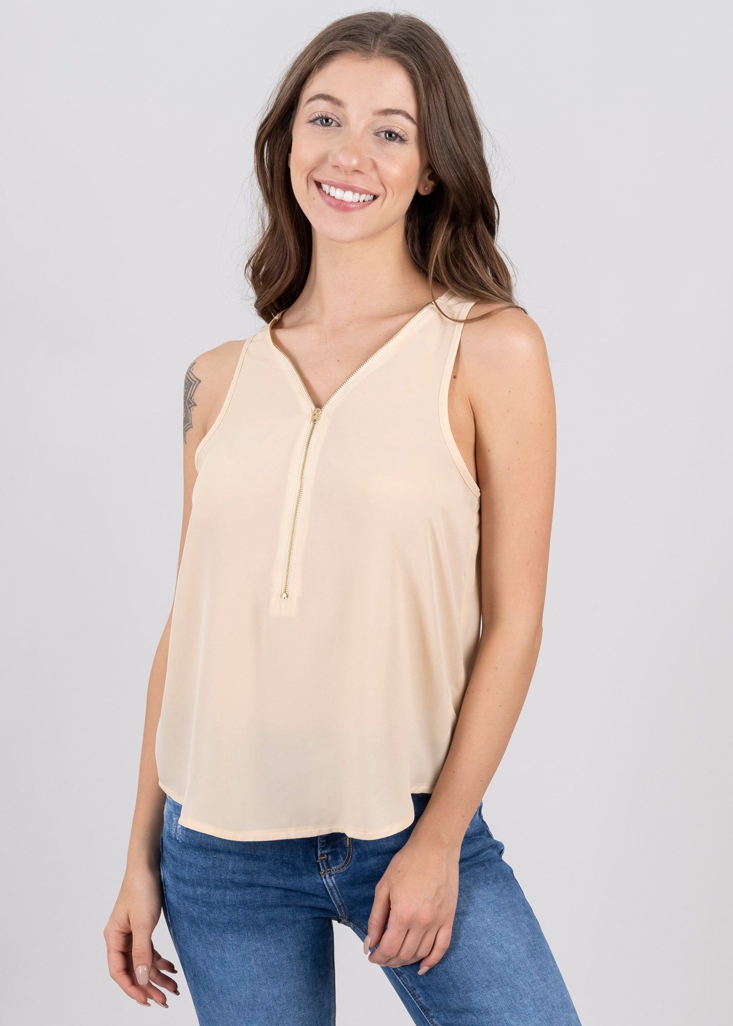 Blusa tirantes cierre delantero sold by Shasa product image thumbnail 2