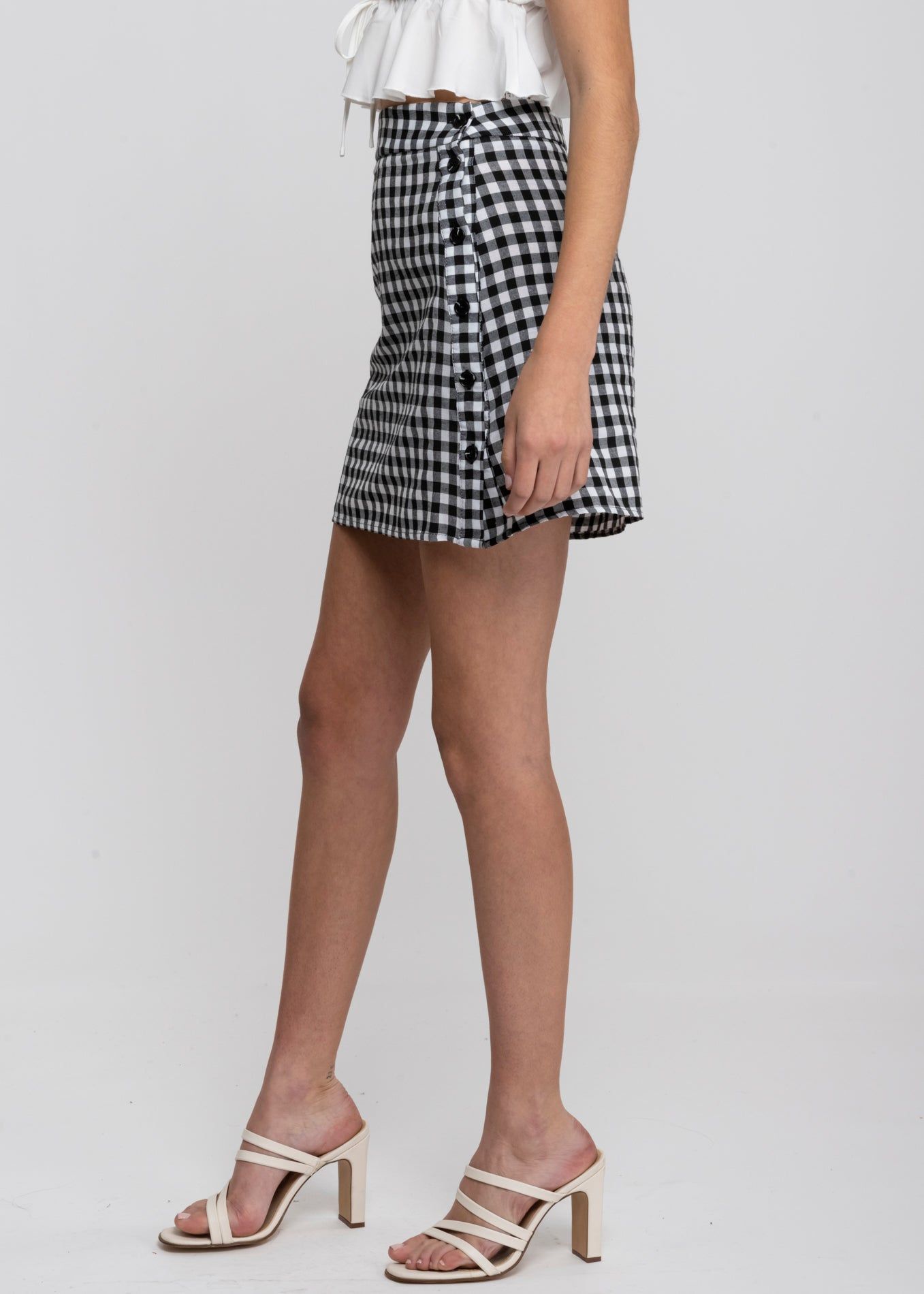 Falda mini cuadros botones sold by Shasa product image thumbnail 3