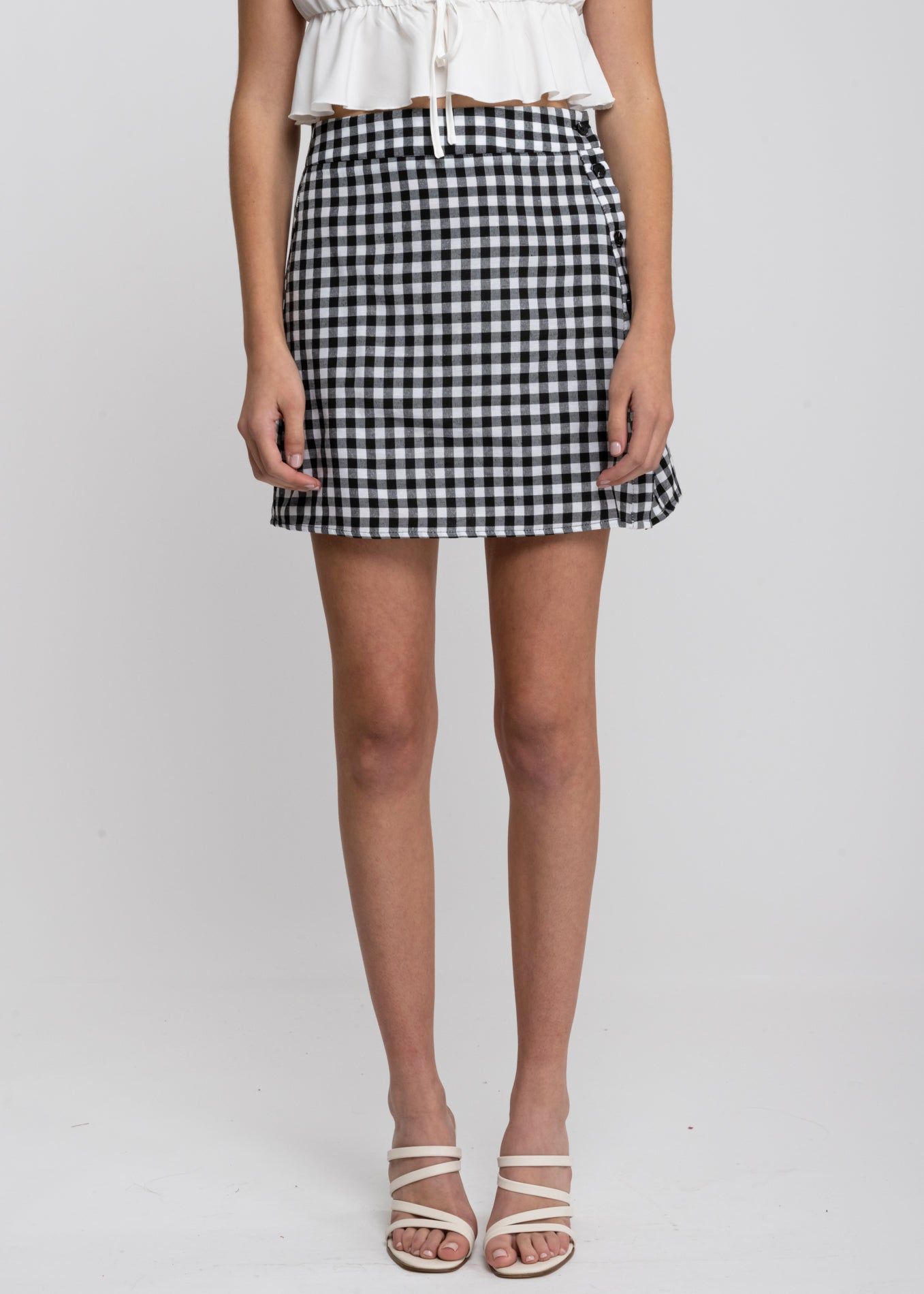 Falda mini cuadros botones sold by Shasa product image thumbnail 2