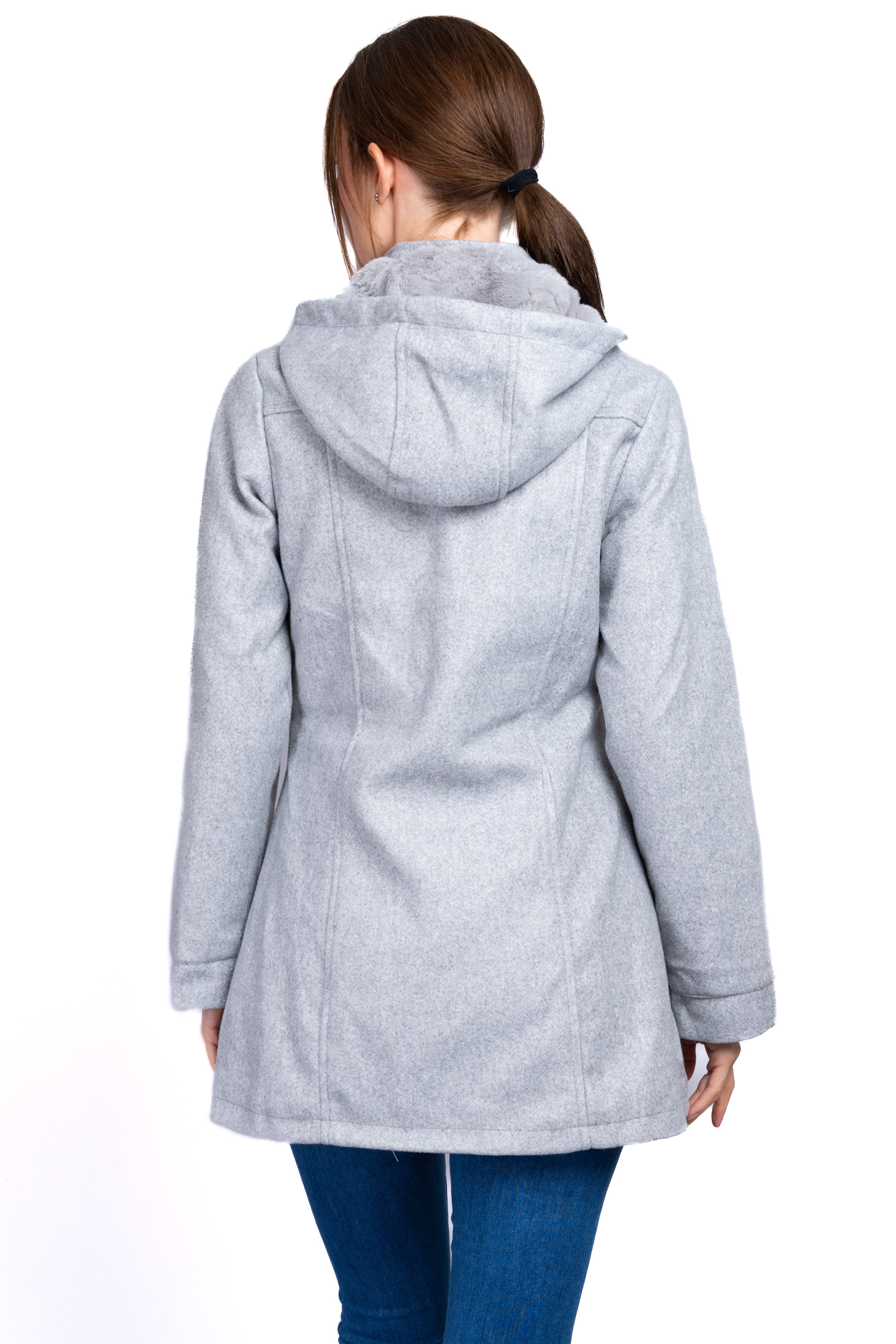 Abrigo detalle cierre sold by Shasa product image thumbnail 4