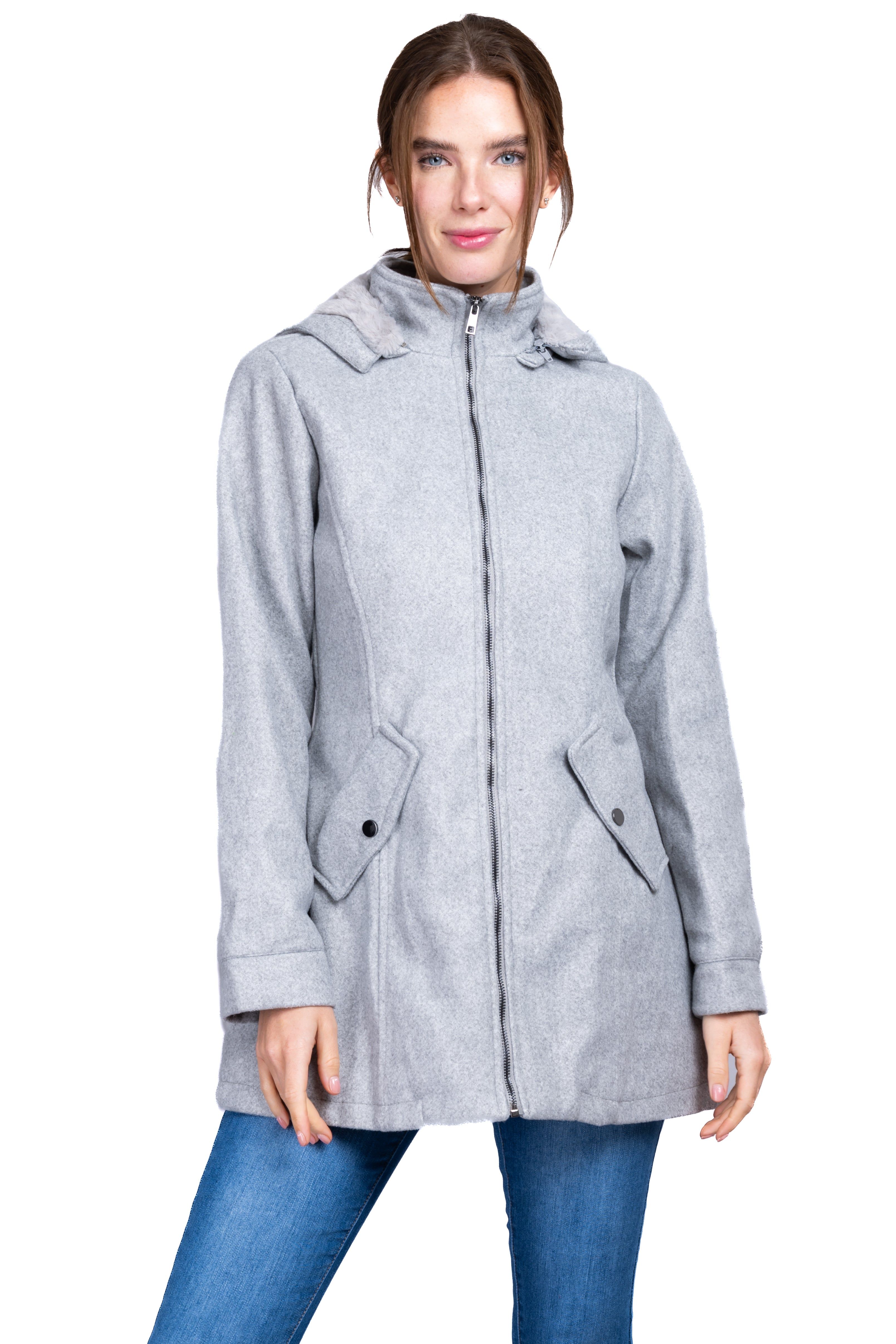 Abrigo detalle cierre sold by Shasa product image thumbnail 2