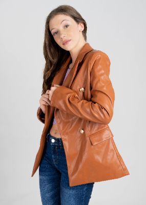 Saco efecto piel botones sold by Shasa