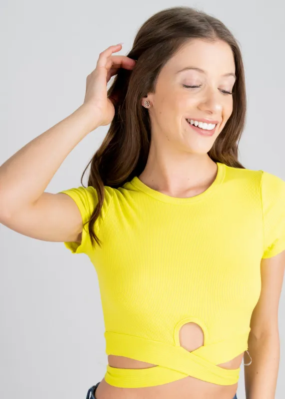 Top textura abertura cruzada sold by Shasa