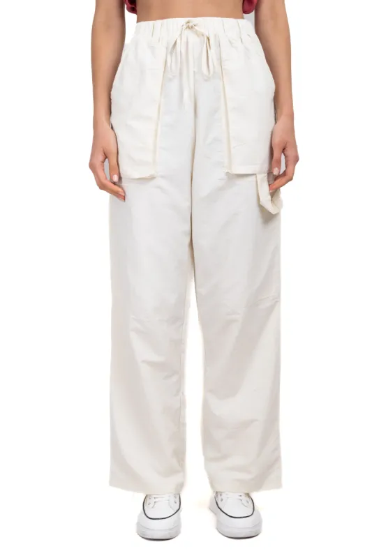 Pantalón recto bolsas cintas sold by Shasa