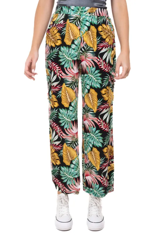 Pantalón amplio cargo estampado sold by Shasa