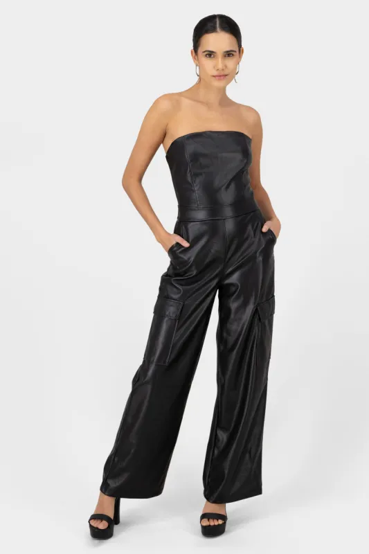 Jumpusit cargo de pu liso sold by Shasa