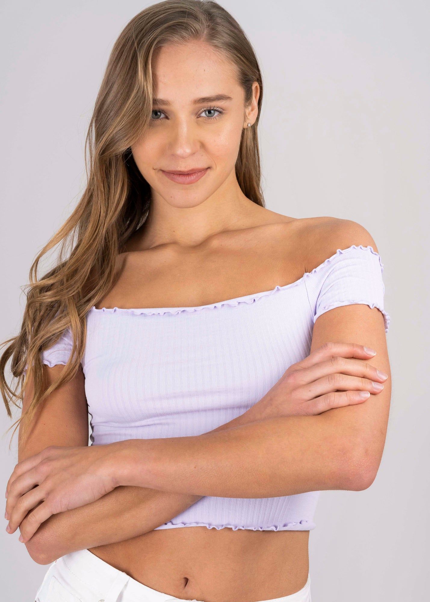 Top acanalado hombros descubiertos sold by Shasa