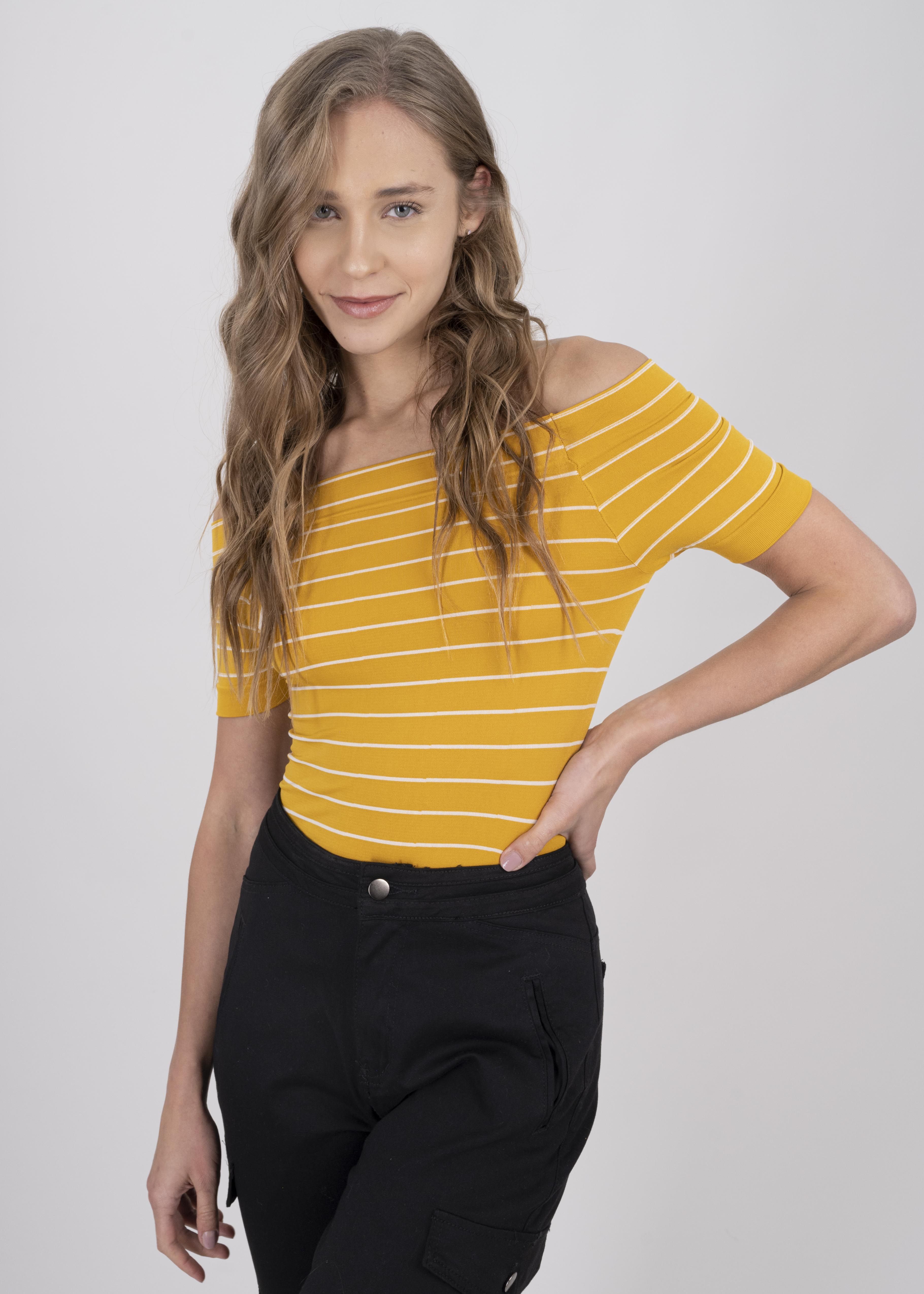 Bodysuit rayas hombro descubierto sold by Shasa