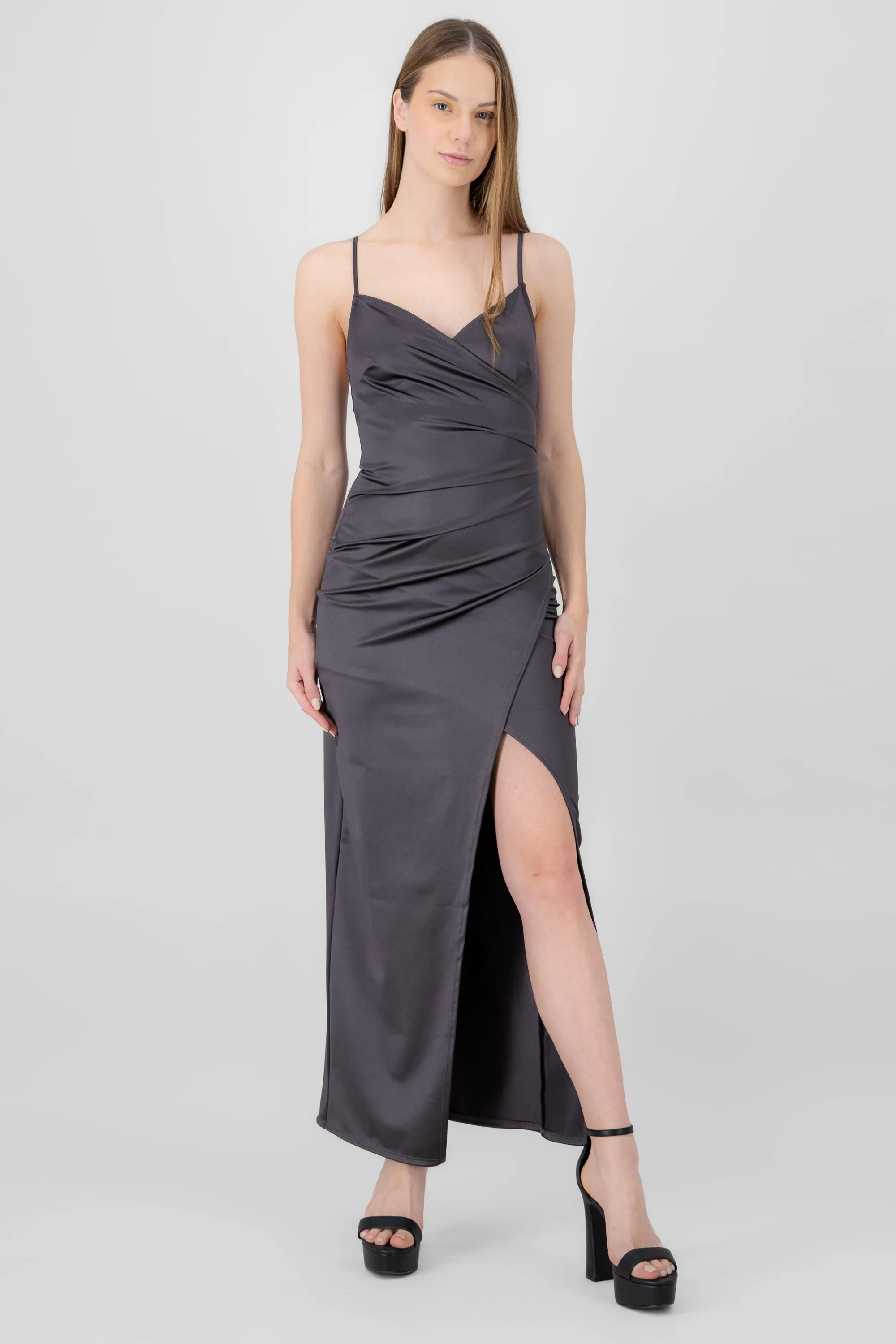 Vestido Maxi Satín Escote Cruzado sold by Shasa