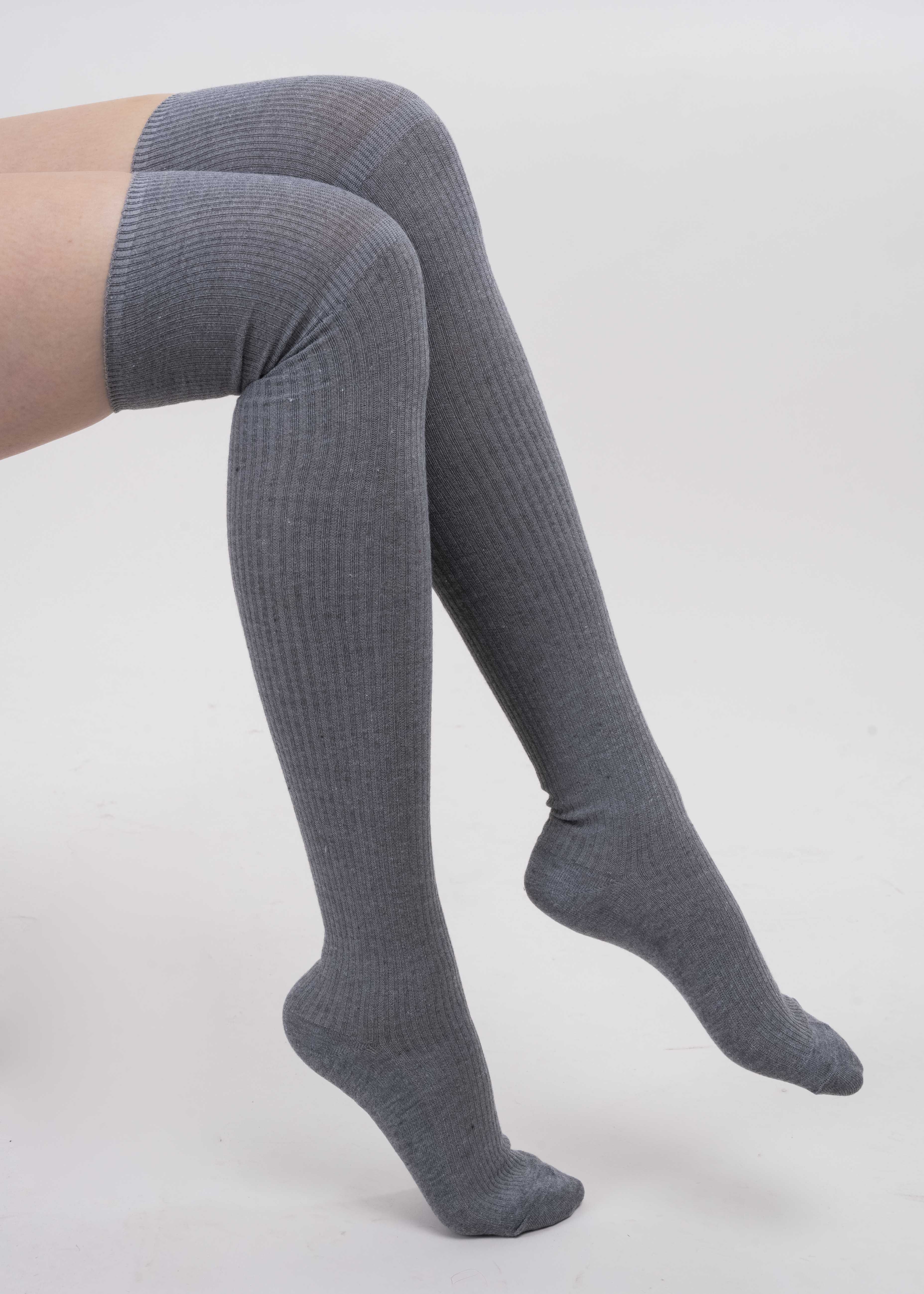 Calcetas largas acanaladas sold by Shasa