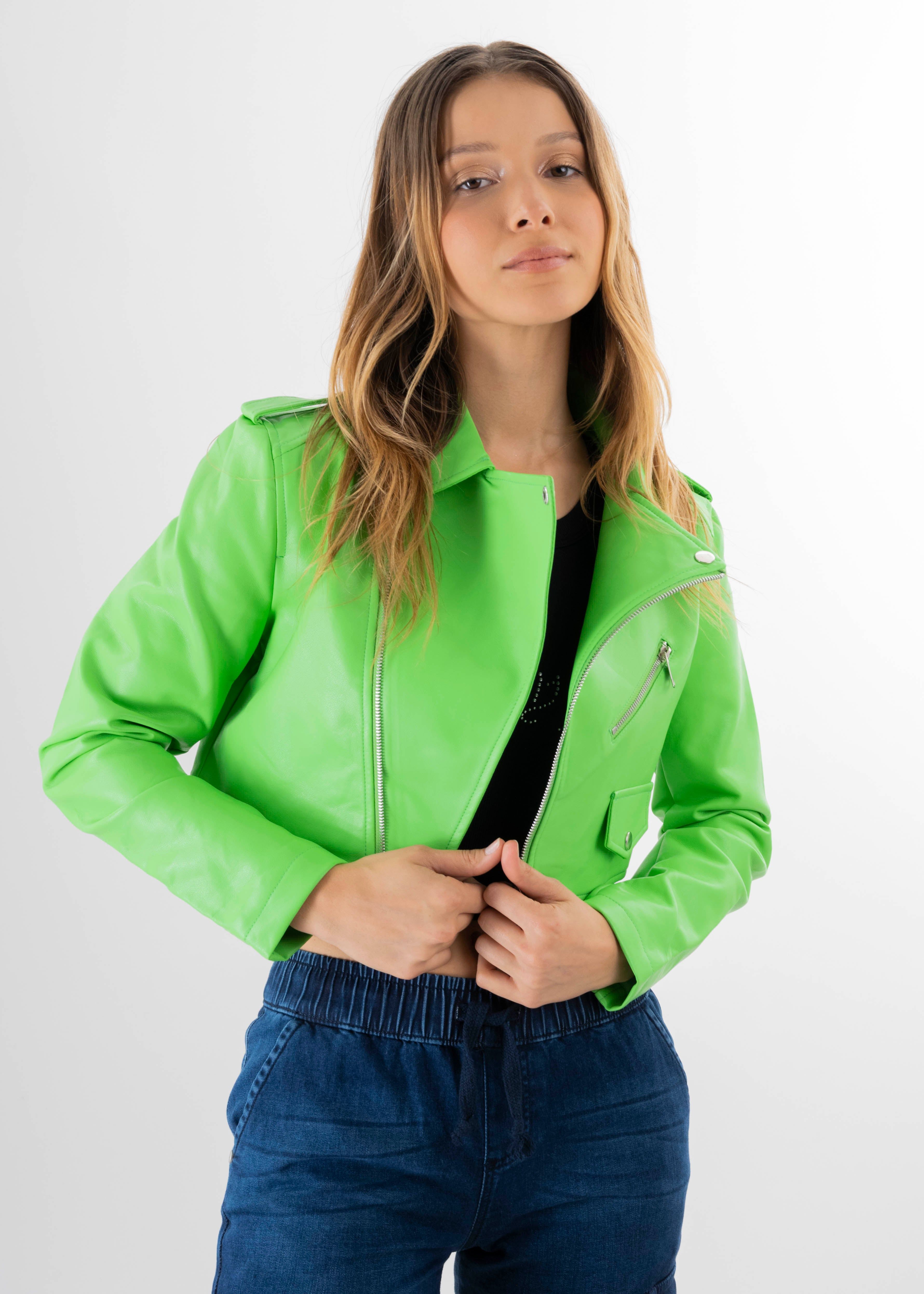 Chamarra crop biker efecto piel sold by Shasa