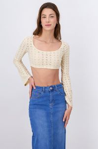 Top Crop Eyelets Manga Larga sold by Shasa