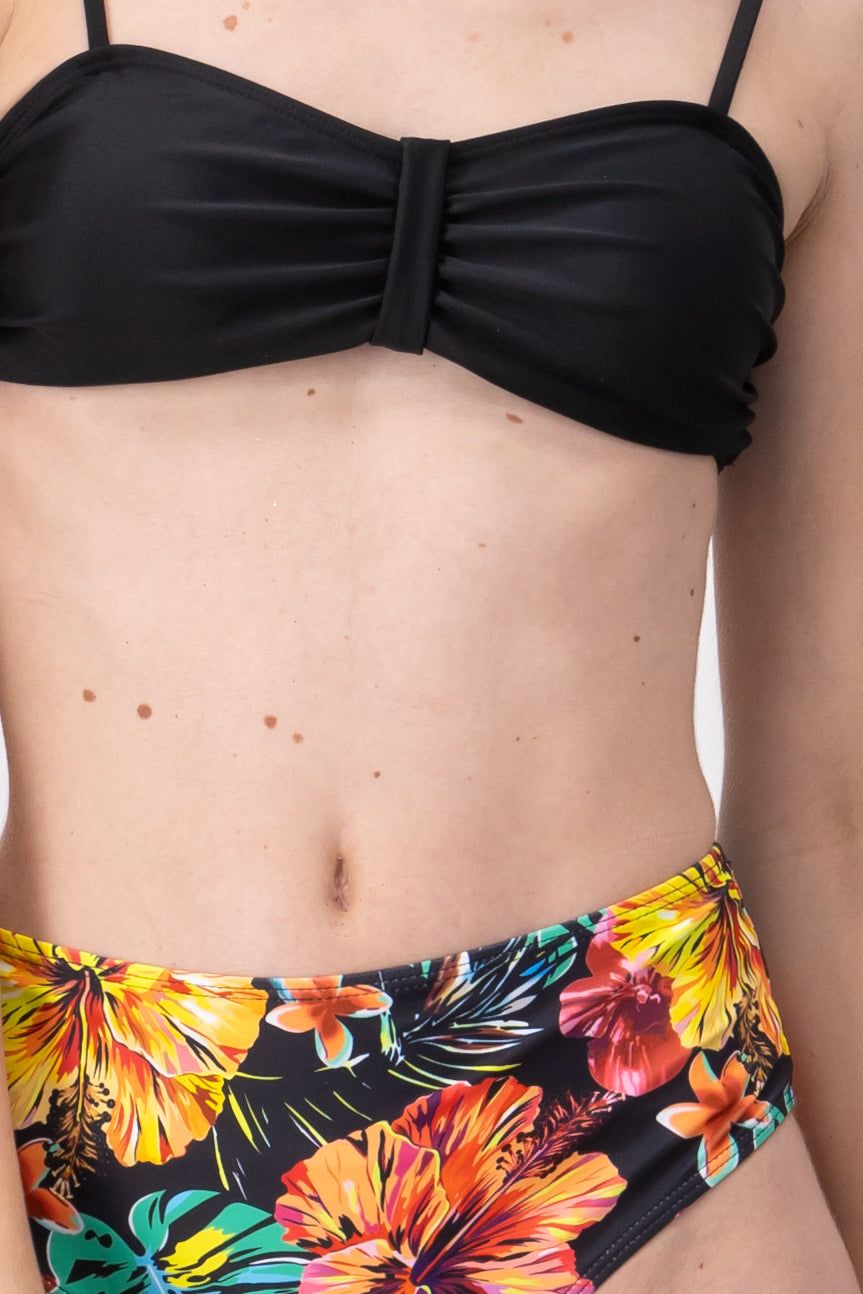 Traje de baño cintura alta sold by Shasa product image thumbnail 5