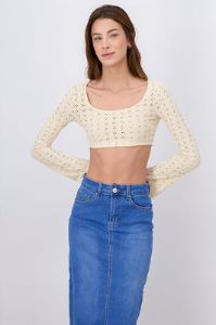 Top Crop Eyelets Manga Larga sold by Shasa