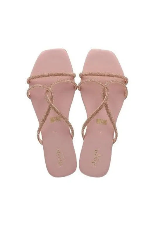 Sandalia Plana Cintas Cruzadas Multi Brillos sold by Shasa