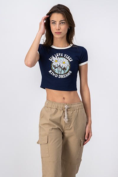 Playera Crop Frase Flores sold by Shasa