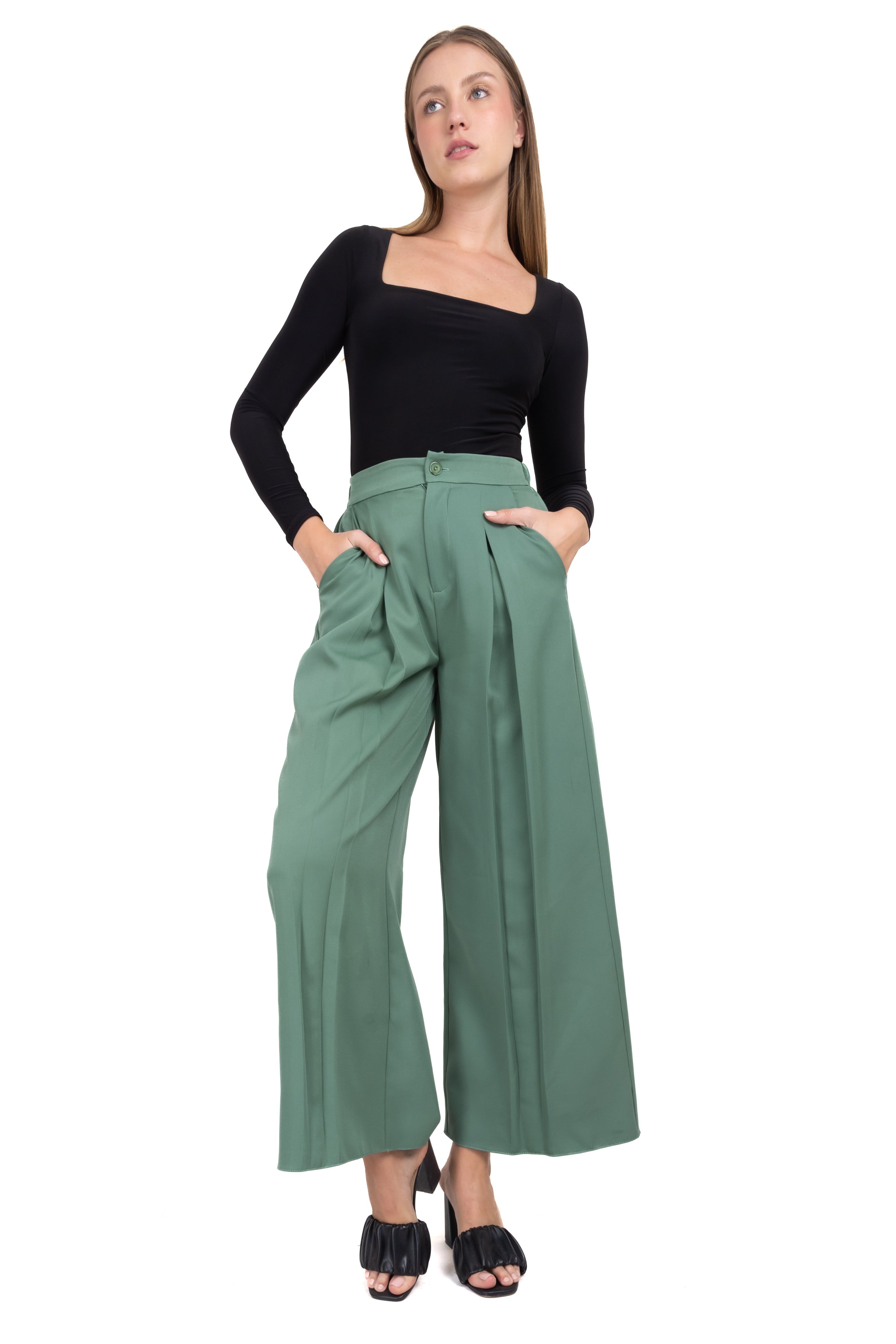 Pantalón recto amplio plisado sold by Shasa product image thumbnail 2