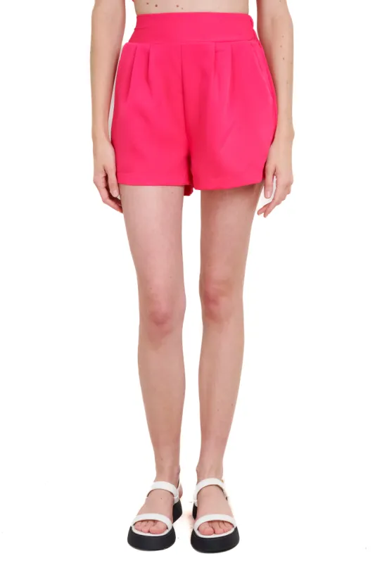 Short pretina alta detalle pinzas sold by Shasa