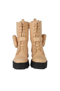 Bota combat larga con monedero sold by Shasa