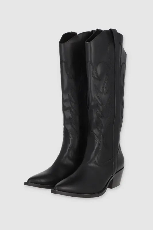 Bota Vaquera Larga Sencilla Bordados sold by Shasa