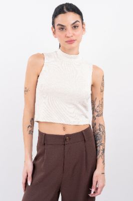 Top liso cuello alto sold by Shasa