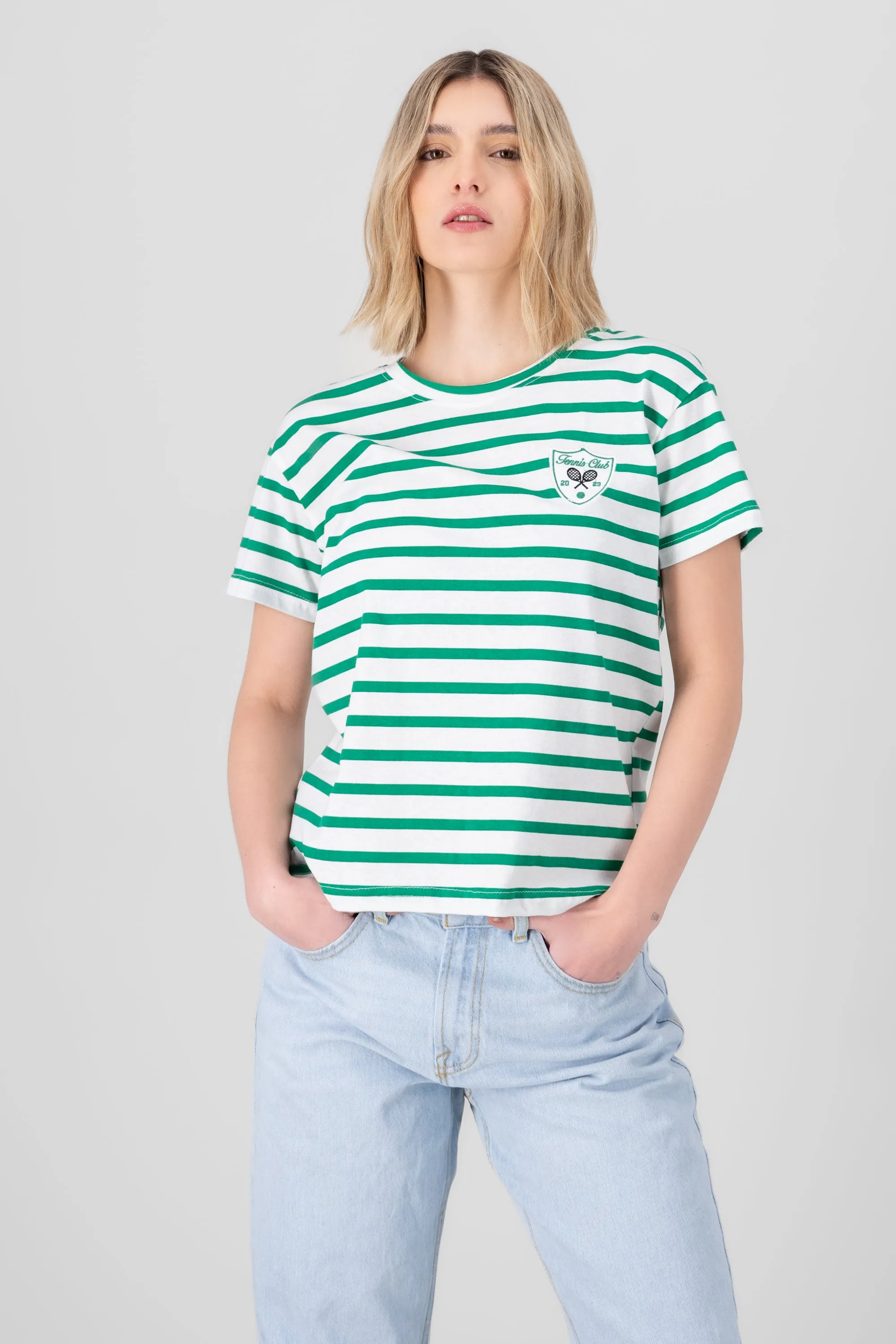 Playera rayas detalle bordado tenis sold by Shasa