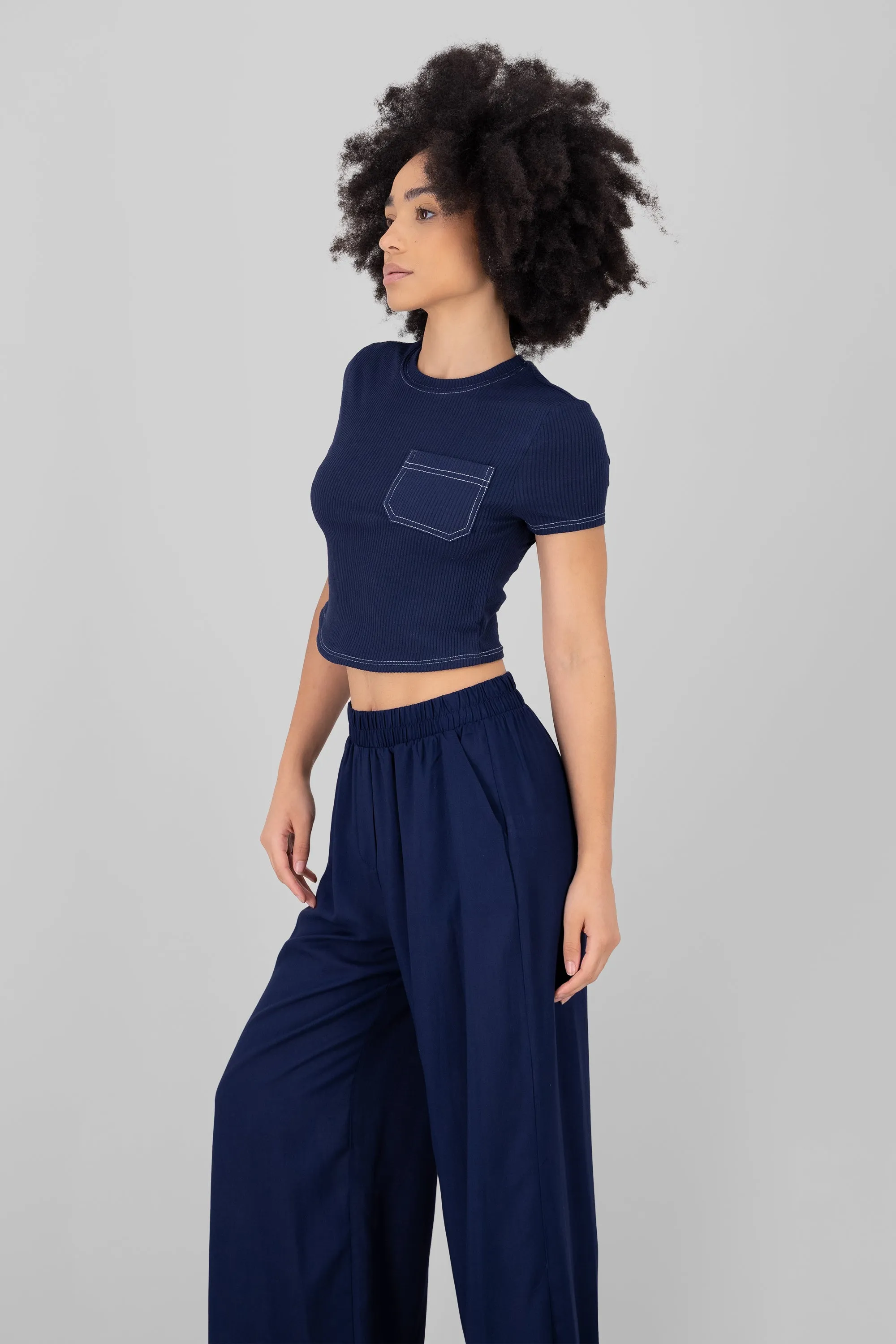 T-shirt crop costuras contraste sold by Shasa product image thumbnail 3