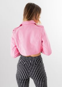 Chamarra crop biker efecto piel sold by Shasa