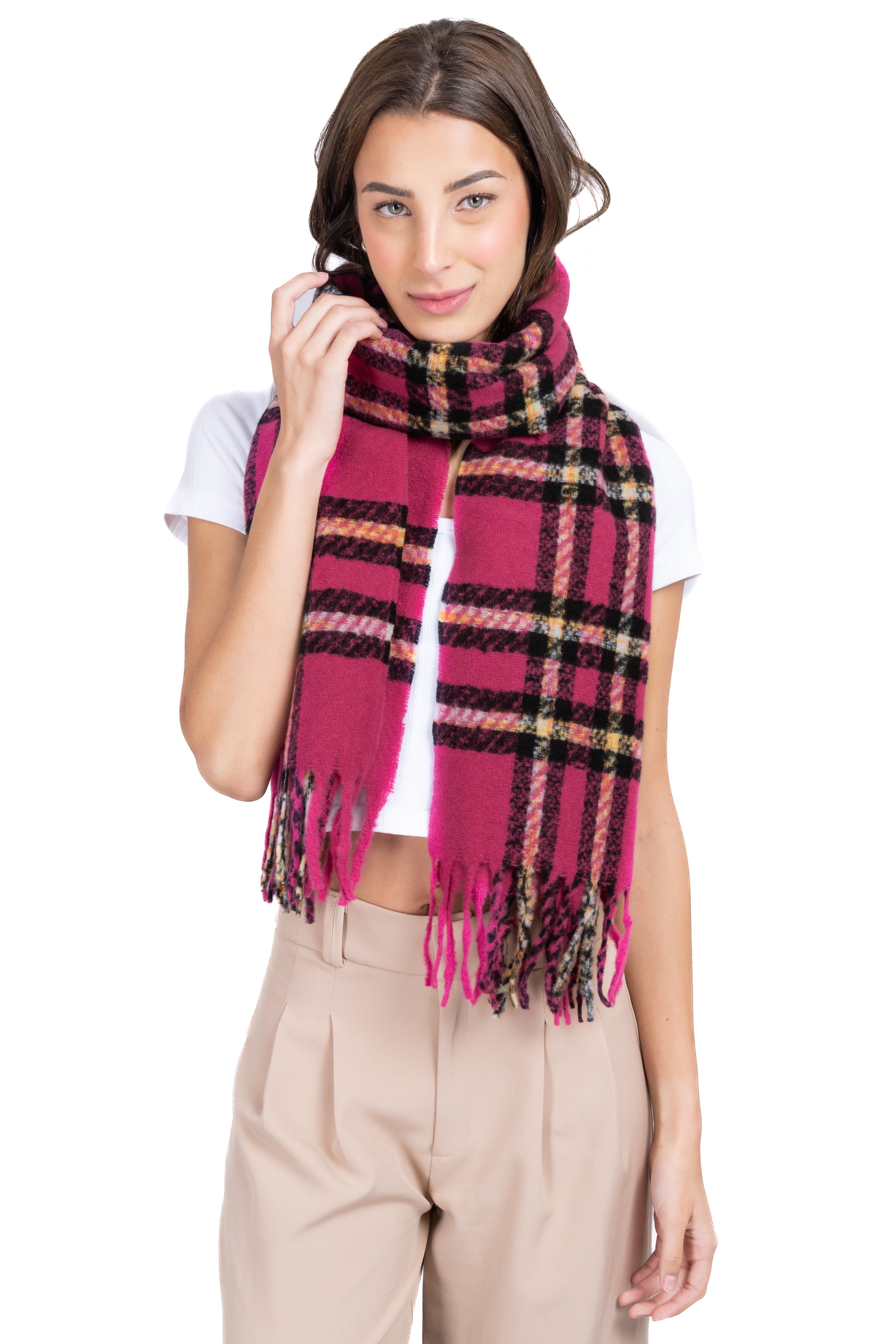 Bufanda diseño cuadros sold by Shasa