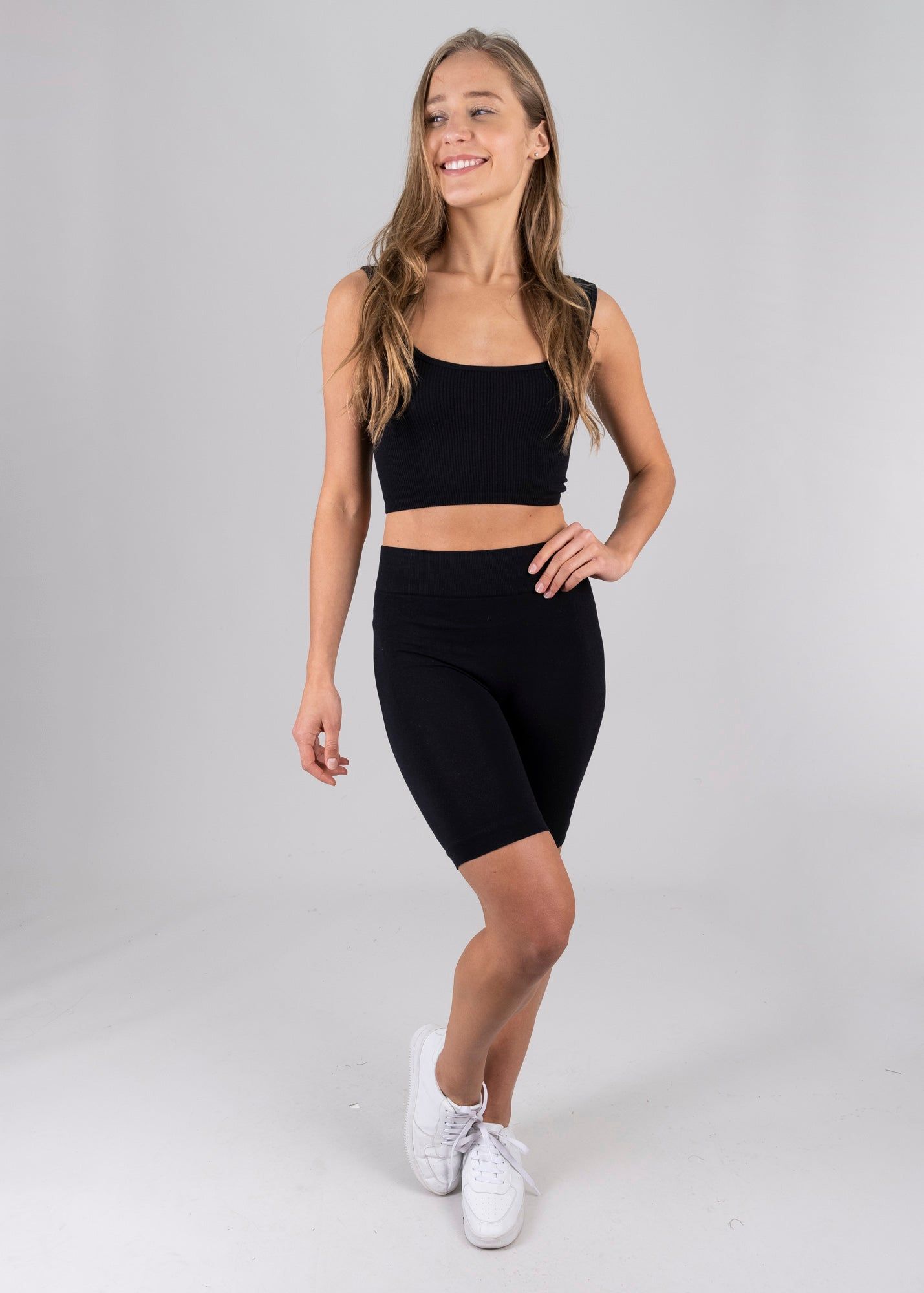 Biker short altos sold by Shasa